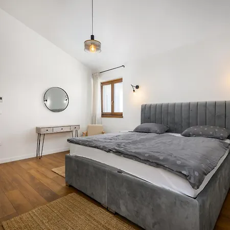 Luxury Sofia With Pool And Garage In Porec, Istria 빌라