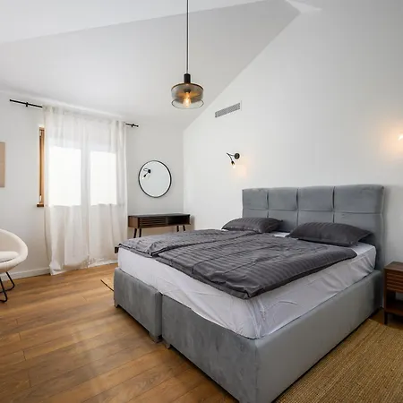 Vila Luxury Sofia With Pool And Garage In Porec, Istria