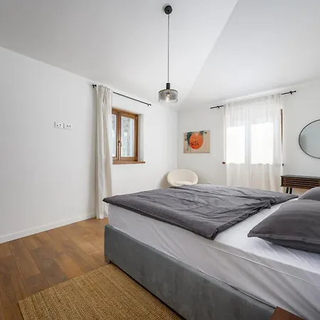 빌라 Luxury Sofia With Pool And Garage In Porec, Istria Dračevac