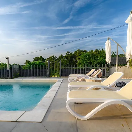 Luxury Sofia With Pool And Garage In Porec, Istria Dračevac