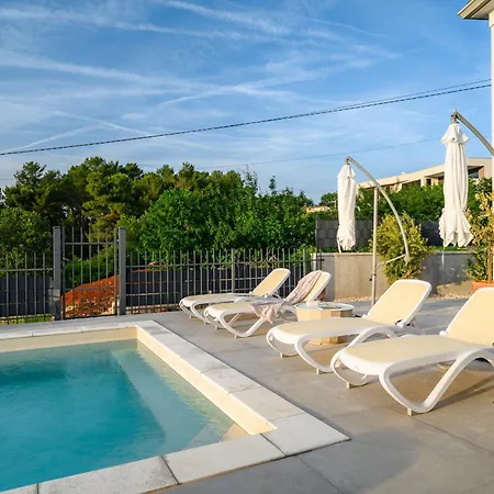 Villa Luxury Sofia With Pool And Garage In Porec, Istria