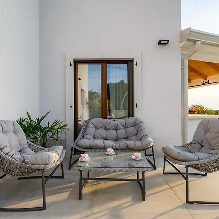 Villa Luxury Sofia With Pool And Garage In Porec, Istria