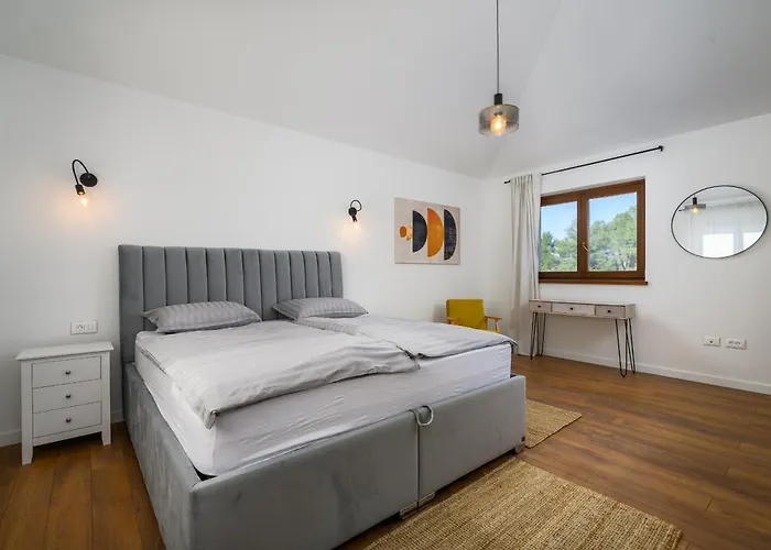 Luxury Sofia With Pool And Garage In Porec, Istria Dračevac