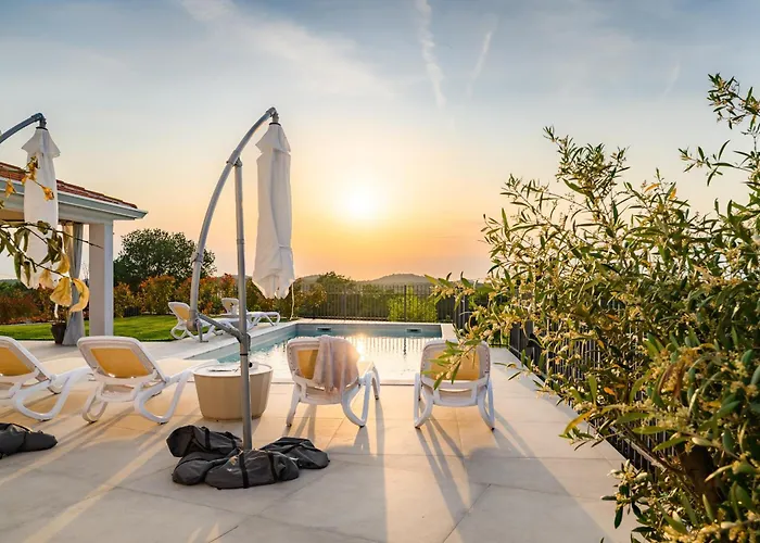 Luxury Sofia With Pool And Garage In Porec, Istria Villa