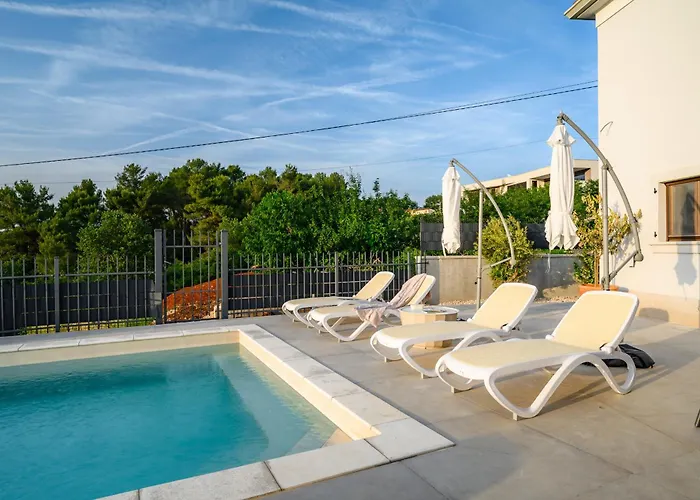 Villa Luxury Sofia With Pool And Garage In Porec, Istria