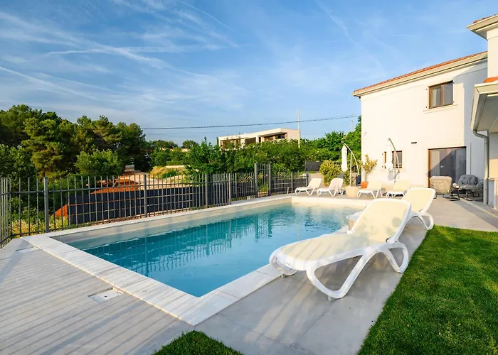 Villa Luxury Sofia With Pool And Garage In Porec, Istria