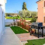 Luxury Sofia With Pool And Garage In Porec, Istria