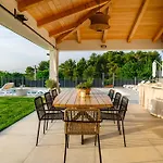 Luxury Sofia With Pool And Garage In Porec, Istria Villa