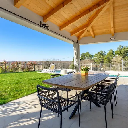 Luxury Sofia With Pool In Porec, Istria