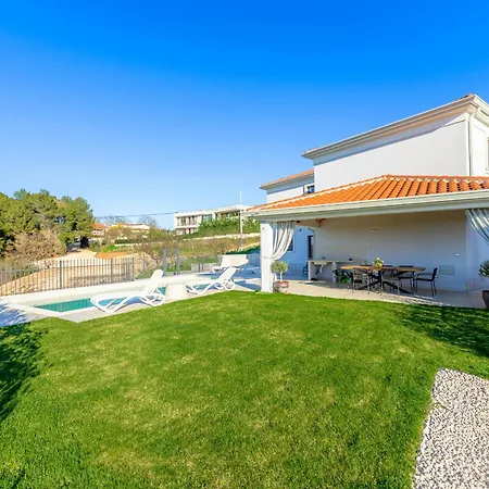 Luxury Sofia With Pool In Porec, Istria Villa