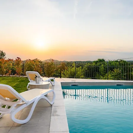 Villa Luxury Sofia With Pool And Garage In Porec, Istria Dračevac