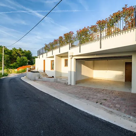 Villa Luxury Sofia With Pool And Garage In Porec, Istria *