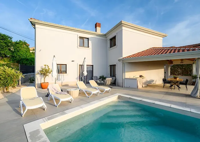 Luxury Sofia With Pool And Garage In Porec, Istria